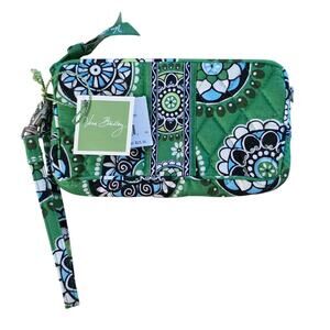 Vera Bradley Wristlet Carry It All‎ Cupcakes Green Floral Zip Wallet NWT